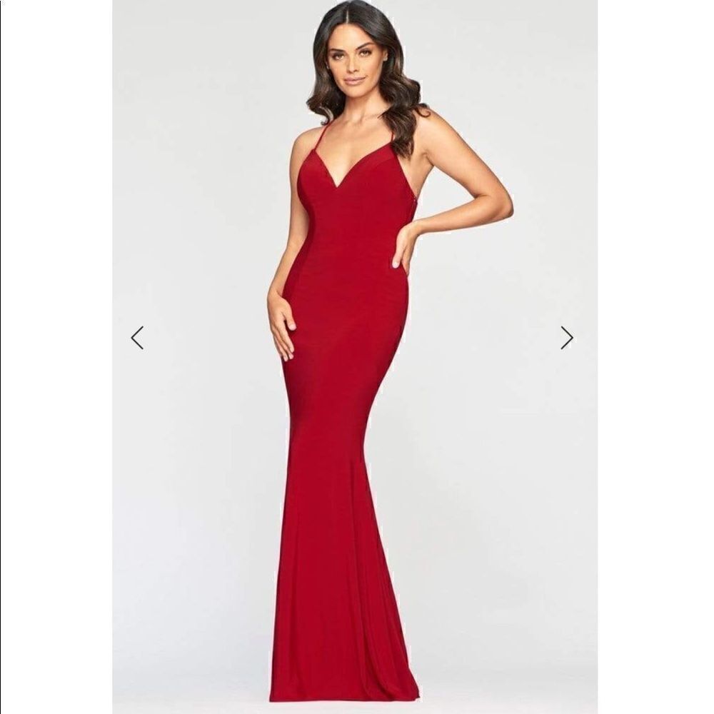 Faviana Red V-Neck Sheath Jersey Dress